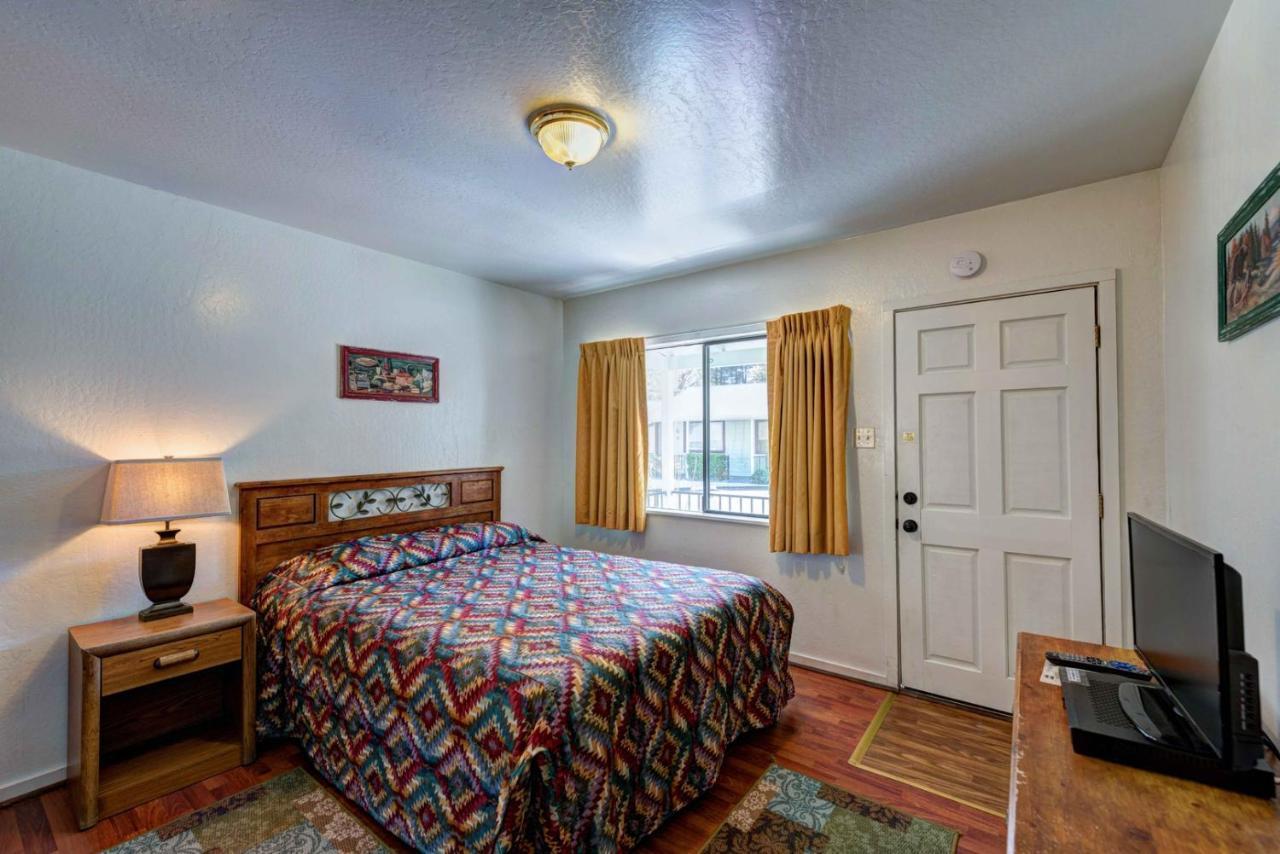 Lake Shasta Lodge Lakehead Bagian luar foto